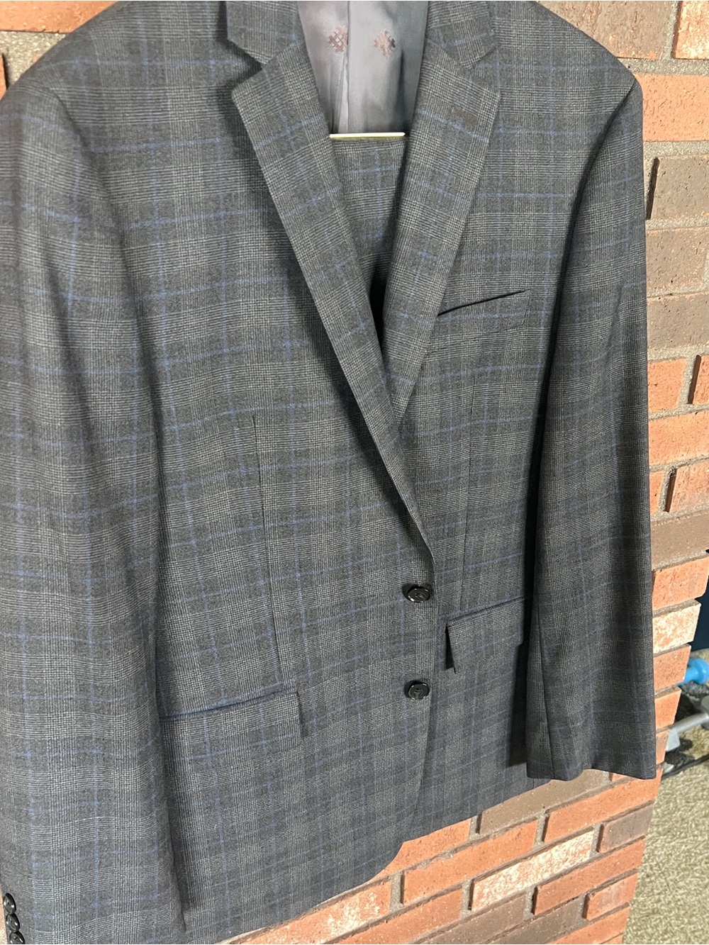 Ryan Seacrest Distinction Gray Plaid Suit with Blue Windowpane - Picture 2 of 12